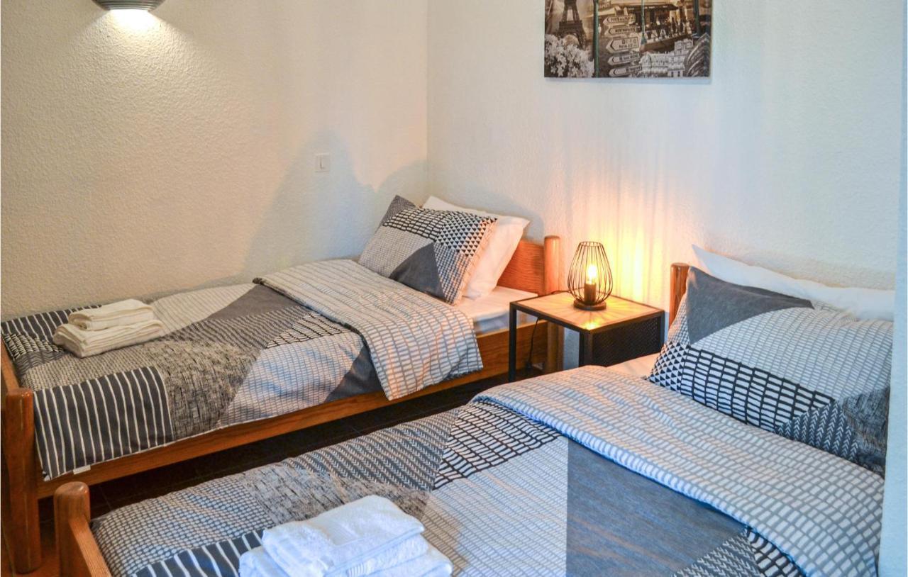 2 Bedroom Nice Home In Vitrac 비트락 외부 사진